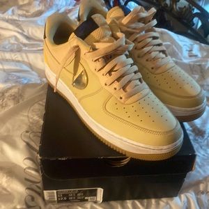 Nike Air Force 1 low NBA edition